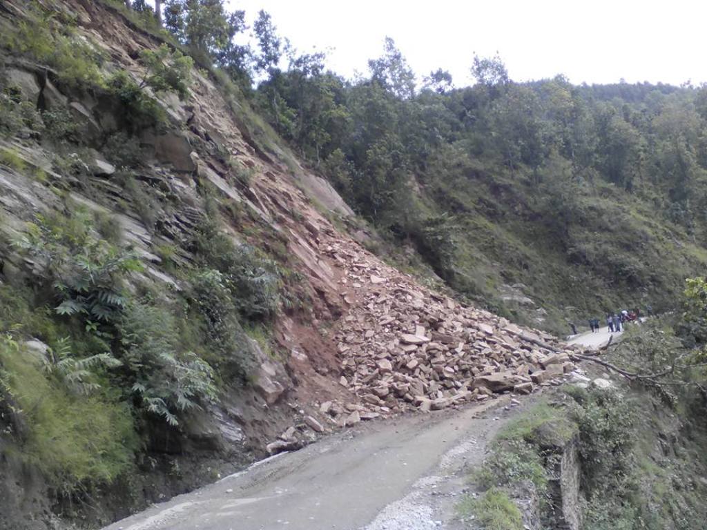 Galchhi devighat sadak pahiro11